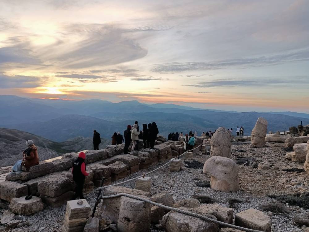 Ramazan Bayramı'nda Nemrut Dağı'na ziyaretçi akını
