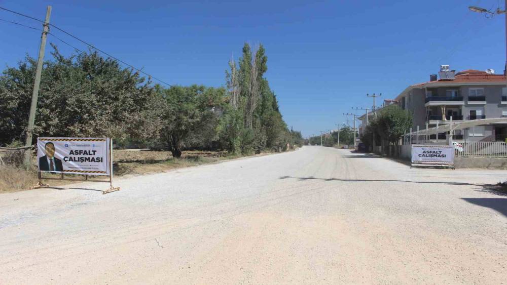 10 BİN METRE KANALİZASYON İMALATININ ARDINDAN ASFALTLAMA ÇALIŞMALARINA BAŞLADI