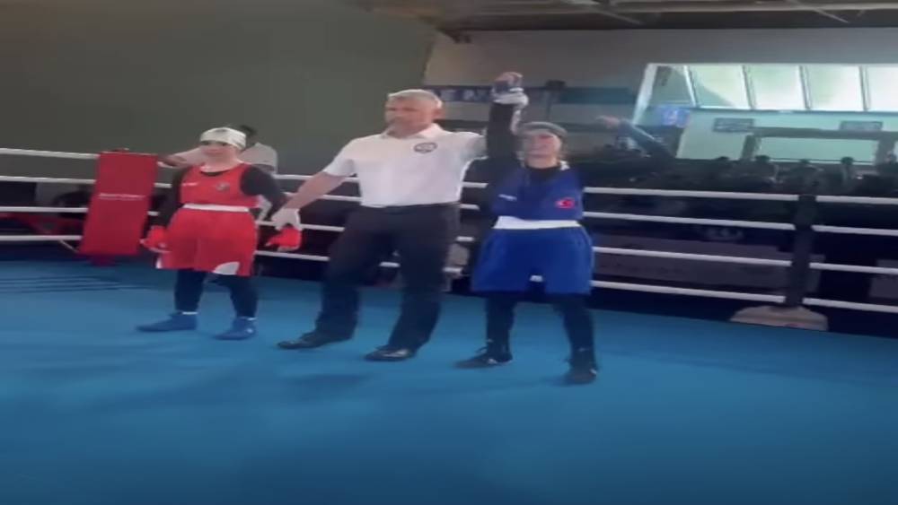 KOZANLI AZRA NUR ÇETİN BOKS AVRUPA ŞAMPİYONASINDA YARI FİNALDE