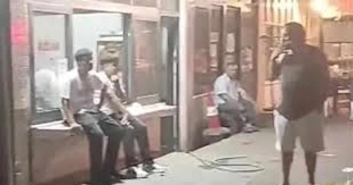 Adana'da Sokak Ortasında Bıçaklı Saldırı: Bir Kişi Ağır Yaralandı