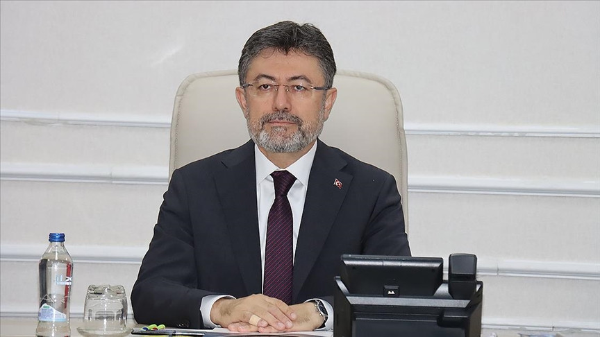 BAKAN YUMAKLI: BAŞIBOŞ SOKAK KÖPEKLERİ DÜZENLEMESİNE UYMAYAN BELEDİYELERE 2 YILA KADAR HAPİS VAR