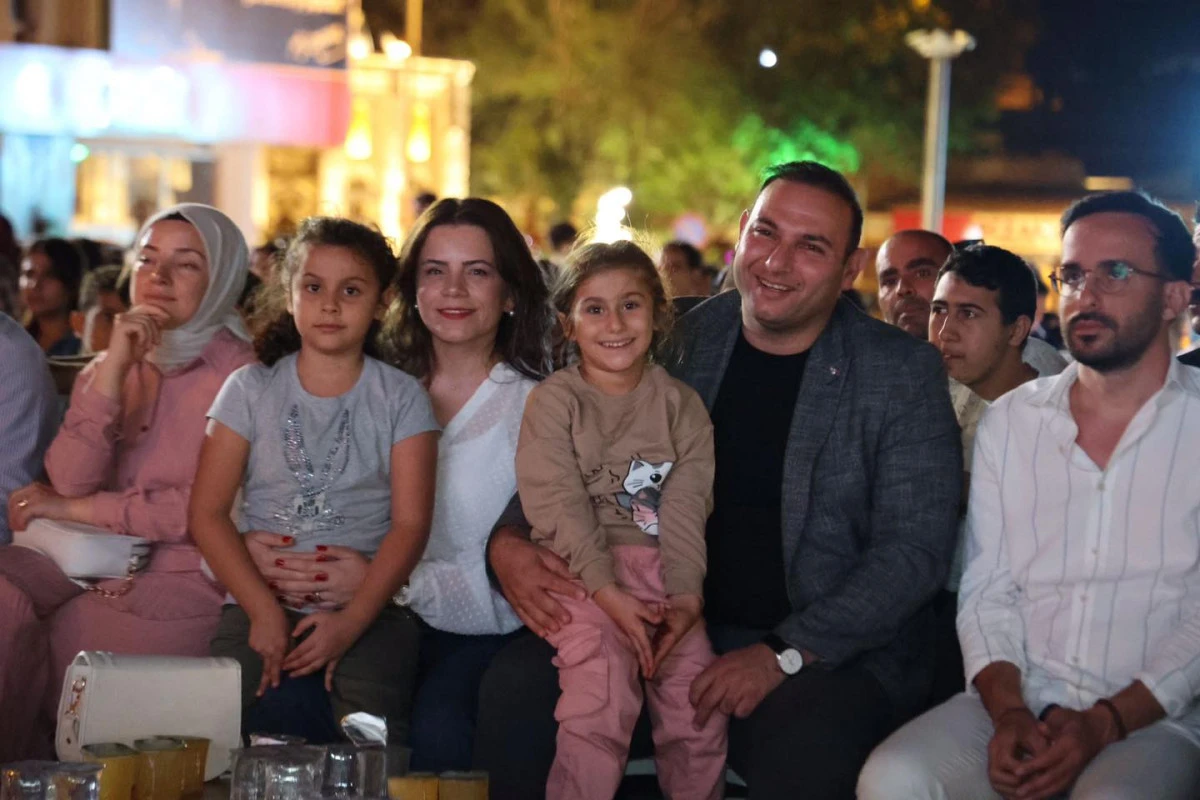Kilis'te Açık Hava Sineması Çocuklara Neşe Saçtı
