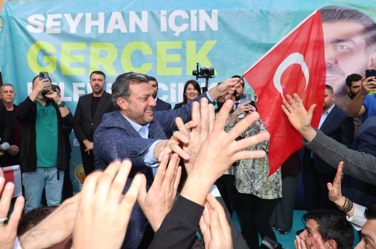 BAŞKAN KOCAİSPİR ADANA’YI KARIŞ KARIŞ GEZİYOR