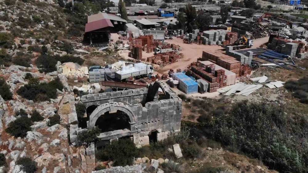 2 BİN YILLIK TARİHİ SU YAPISI YÜZÜLEREK GEZİLEBİLECEK ARKEOPARK OLMAYI BEKLİYOR
