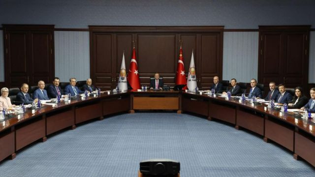 GÖZLER CUMHURBAŞKANI ERDOĞAN'IN AÇIKLAYACAĞI YENİ KABİNE'DE!