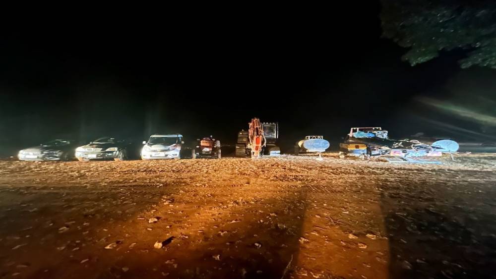 KAÇAK KAZI YAPAN 7 ŞAHIS YAKALANIRKEN, ÇOK SAYIDA OTOMOBİL VE İŞ MAKİNESİNE EL KONULDU