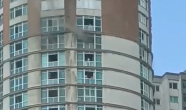ESENYURT’TA KORKUTAN YANGIN, MAHSUR KALAN 1’İ ÇOCUK 4 KİŞİ KURTARILDI