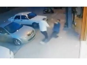 KİRACIDAN MÜLK SAHİBİNE BAYILTAN KAFA DARBESİ KAMERADA