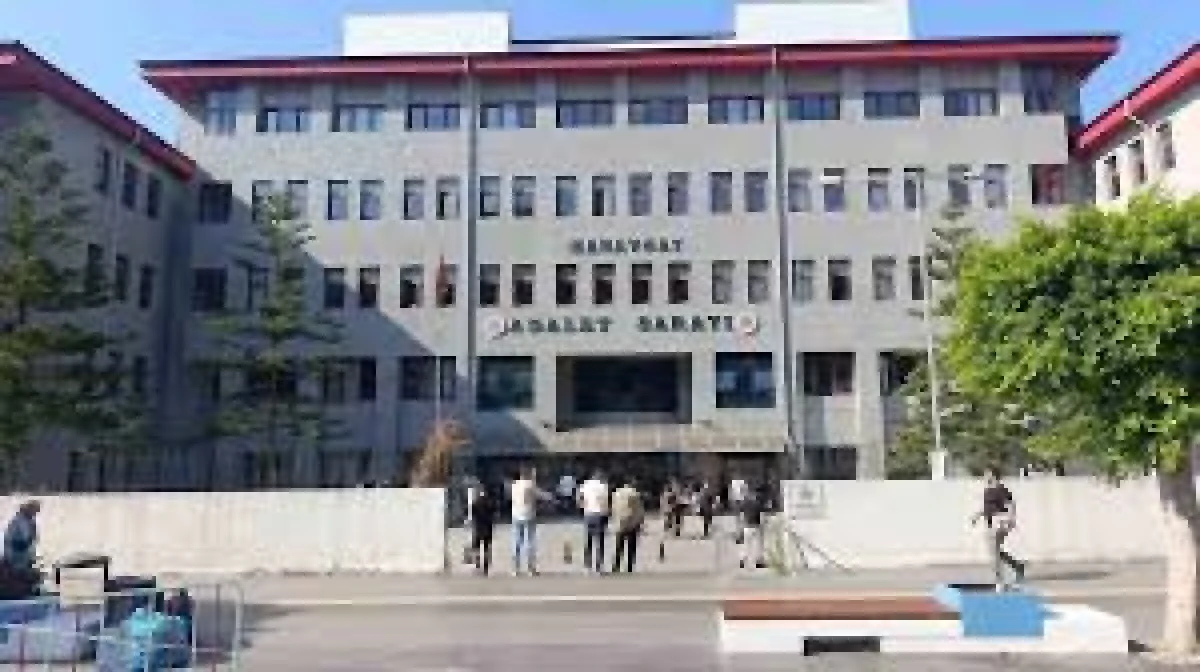 BAKLAVA KUTUSUNDA 110 BİN AVRO RÜŞVET İDDİASIYLA MAHKEMEYE SEVK EDİLEN BAŞKAN YARDIMCISI TUTUKLANDI