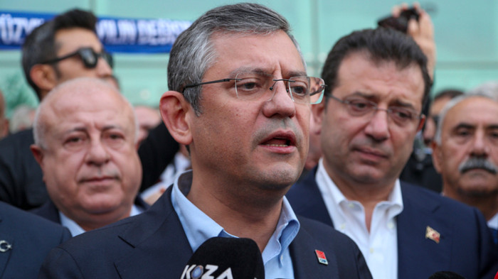 MEHMET ŞİMŞEK'İN AÇIKLADIĞI KAMUDA TASARRUF PAKETİNE CHP'DEN İLK YORUM