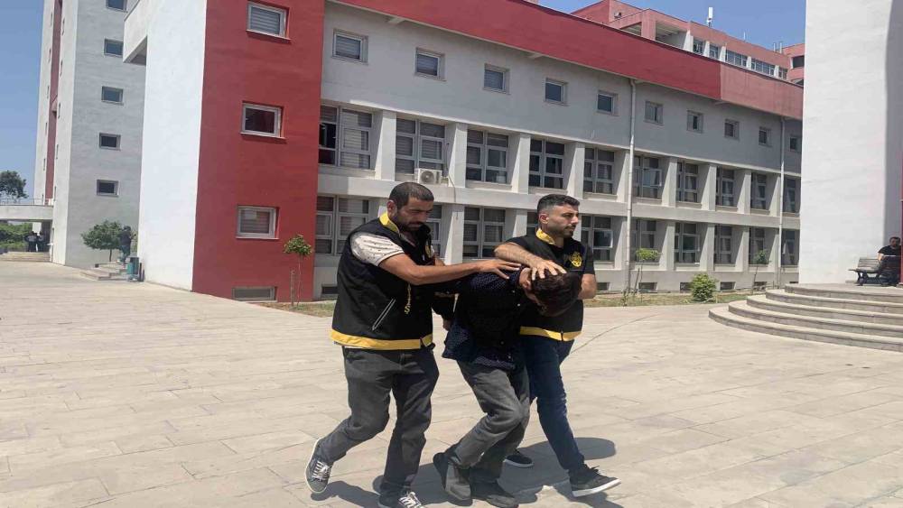 HAVAYA ATEŞ ETTİ, ELEKTRİĞİ KESTİ KIZAN KUZENİNİ ’DÖVEMEM’ DİYE TABANCAYLA ÖLDÜRDÜ