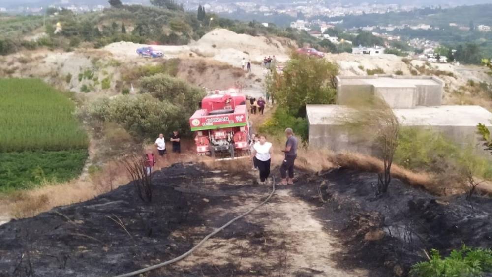 BAHÇE YANGINI BÜYÜMEDEN SÖNDÜRÜLDÜ