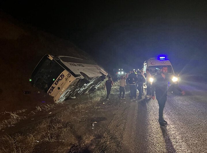 SİVAS'TA DEVRİLEN YOLCU OTOBÜSÜNDEKİ YOLCU, 'HAYATIMIZI ŞOFÖR KURTARDI' DEDİ