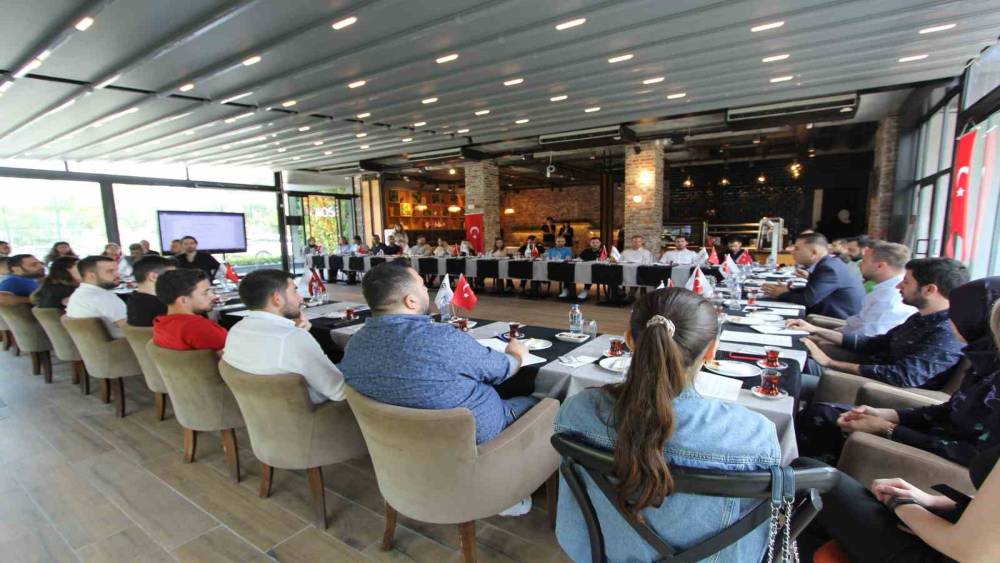 AOSB’NİN GENÇ SANAYİCİLERİ BİR ARAYA GELDİ