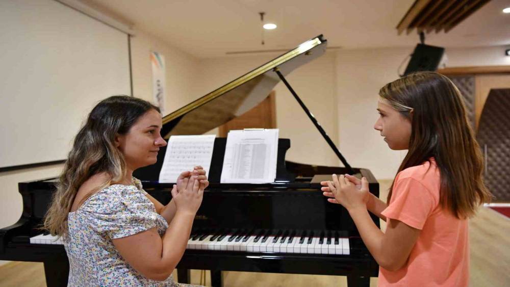 KONYAALTI ODA ORKESTRASI, MÜZİSYENLERİNİ ARIYOR