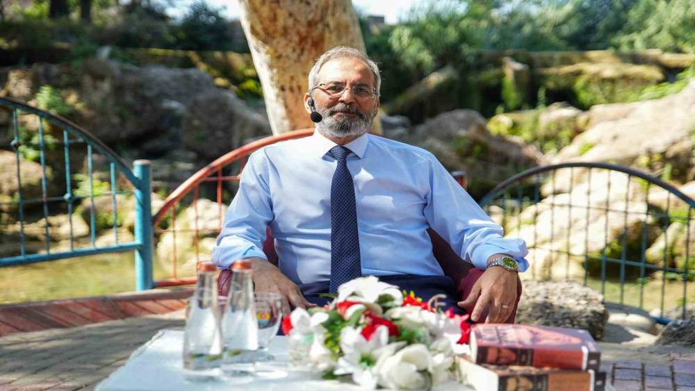 BOZDOĞAN: "TARSUS BÜYÜLEYİCİ BİR ŞEHİR"