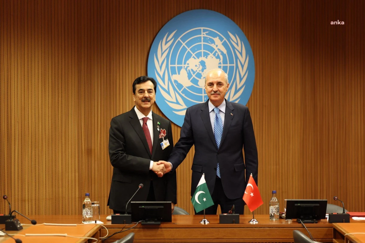 TBMM Başkanı Kurtulmuş, Pakistan Senato Başkanı Gilani ile bir araya geldi