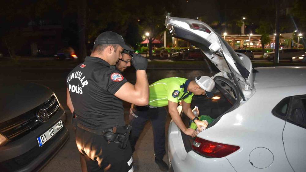ADANA’DA HUZUR VE GÜVEN UYGULAMASI:53 ŞAHIS YAKALANDI