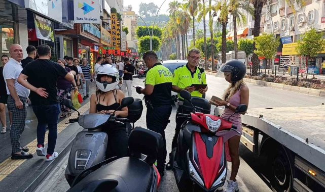 ANTALYA'DA 2 SAATTE KONTROL EDİLEN 130 MOTOSİKLETİN YARISINA CEZA KESİLDİ