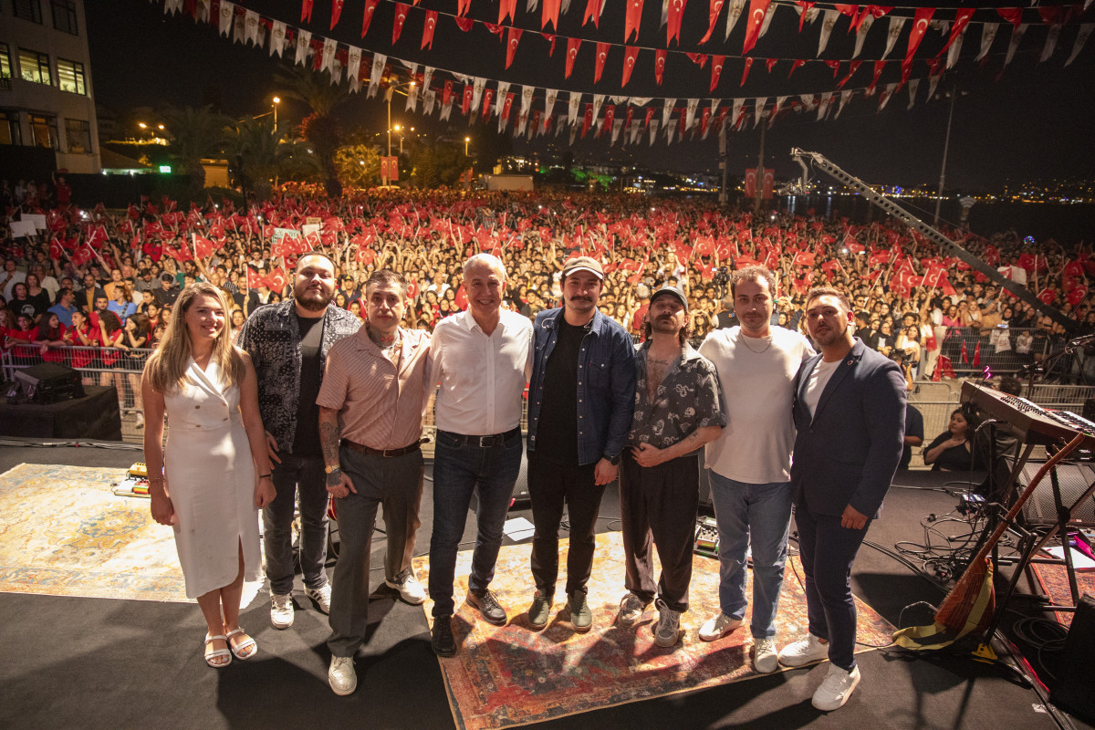 ALANYA BELEDİYESİ’NDEN MUHTEŞEM 19 MAYIS KUTLAMASI