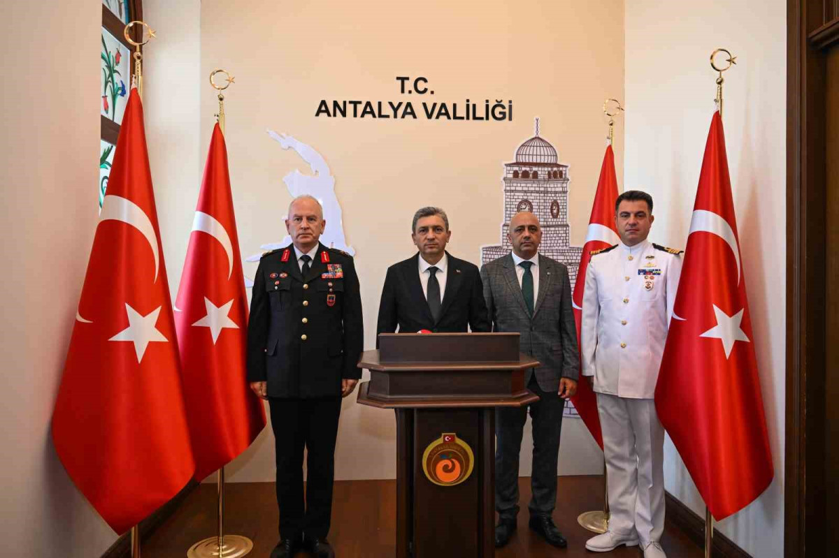 ANTALYA'DA HAZİRAN AYI İL ASAYİŞ VE GÜVENLİK BİLGİLENDİRME TOPLANTISI YAPILDI