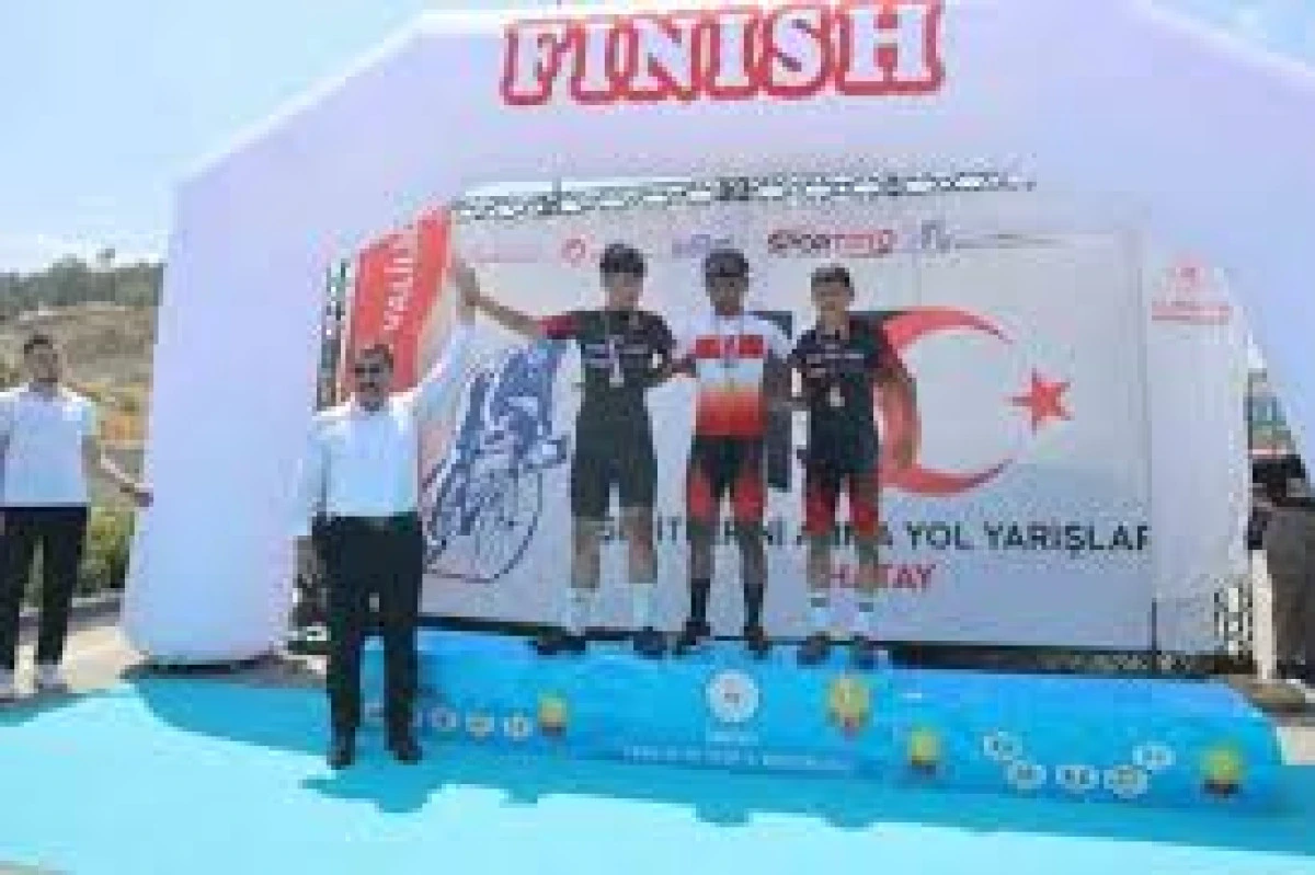 HATAY'DA BİSİKLETÇİLER 15 TEMMUZ ANISINA PEDAL ÇEVİRDİ