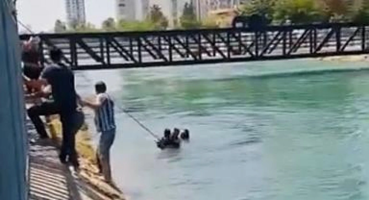 Adana'da Boğulma Tehlikesi Geçiren Çocuğu Kurtaran İnşaat İşçisinden Örnek Davranış