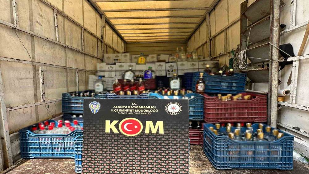 ANTALYA’DA 2 BİN 550 LİTRE SAHTE ALKOL ELE GEÇİRİLDİ