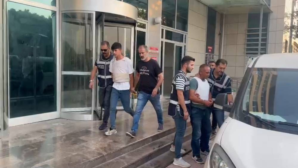 KIZ KARDEŞİNİN NİŞANLISINI ÖLDÜREN AĞABEY VE BABA TUTUKLANDI