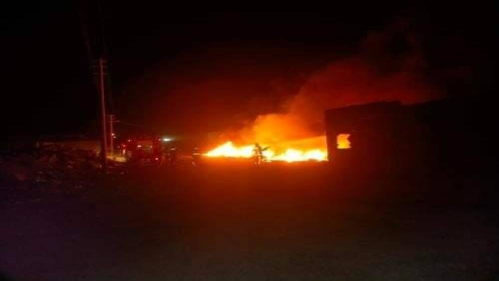 Antalya’da çöp ve hurdalık yangını korkuttu