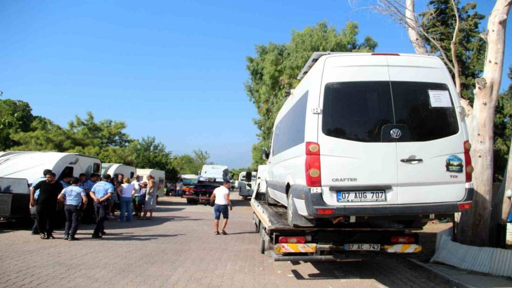 ANTALYA’DA ZABITADAN KARAVAN OPERASYONU
