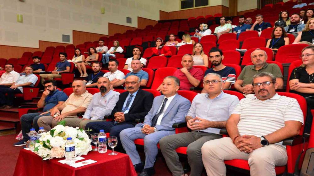 MERSİN ÜNİVERSİTESİ’NDE ’YAZ OKULU VE MATEMATİK ÖĞRENCİ KONGRESİ’ DÜZENLENDİ