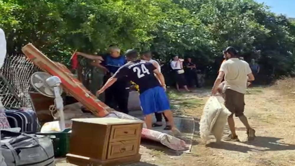 Kaçak gecekondu yıkımında zabıtanın ‘Türk bayrağı’ hassasiyeti