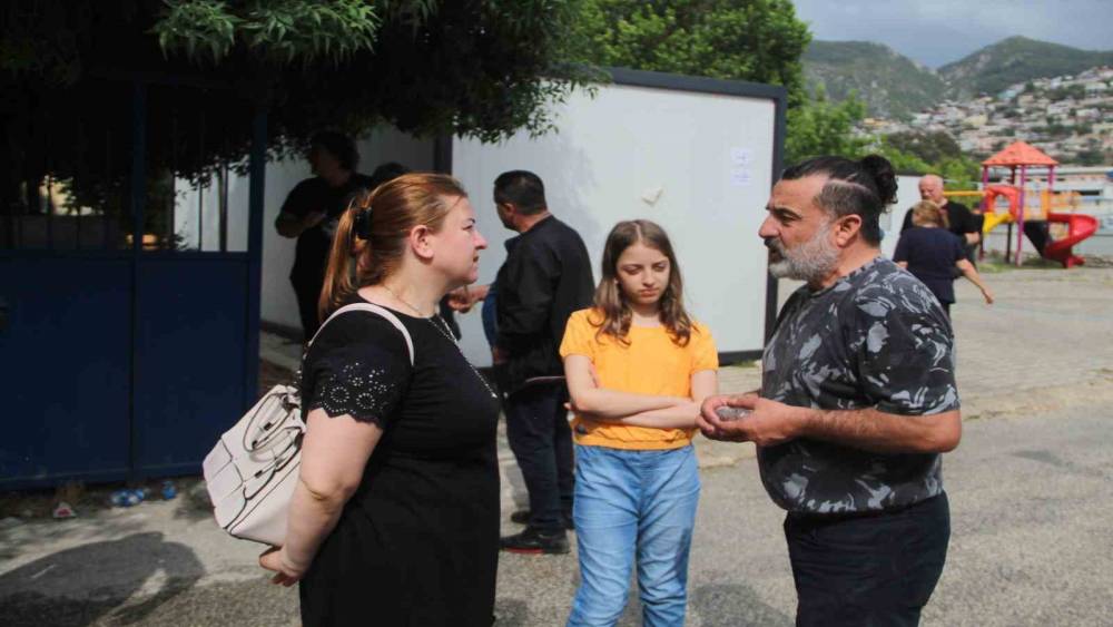 HATAYLILAR HEM OY KULLANDI HEM HASRET GİDERDİ