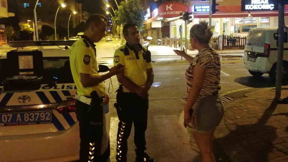 KAZA YAPAN SÜRÜCÜYE YARDIM ALKOLLÜ SÜRÜCÜYE PAHALIYA PATLADI