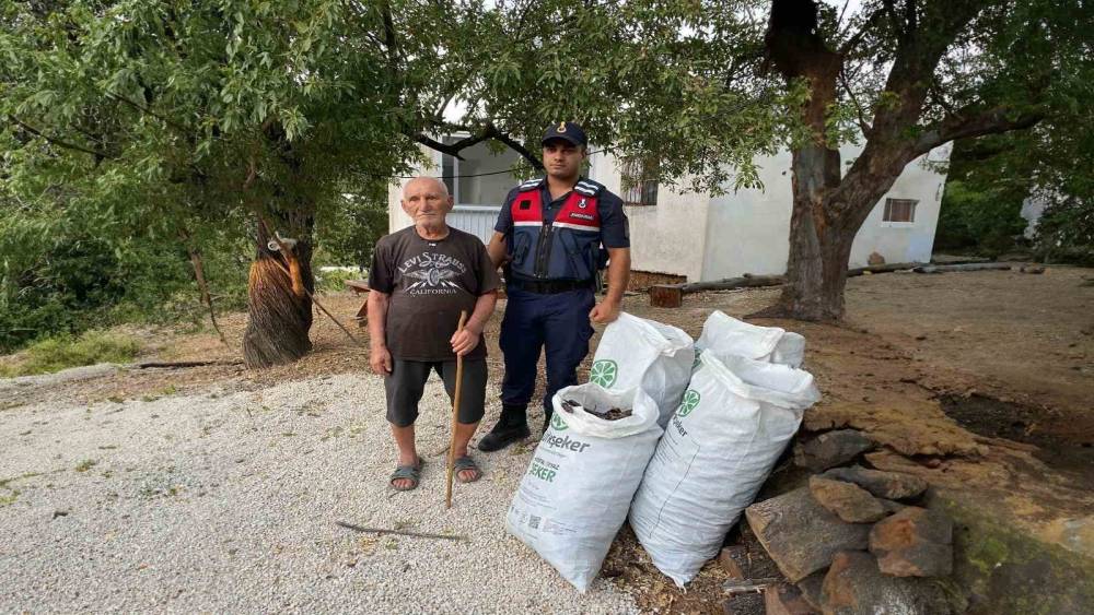 MERSİN’DE KEÇİBOYNUZU HIRSIZLARI JANDARMA EKİPLERİNCE YAKALANDI