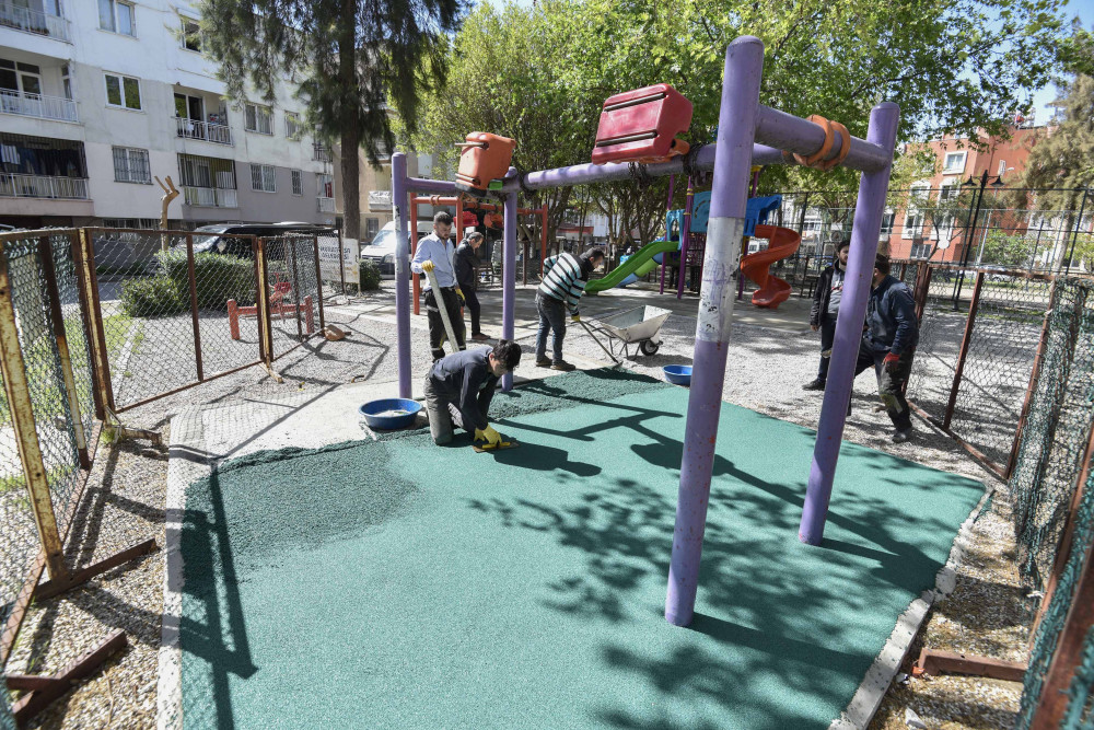 ÇOCUKLAR İÇİN PARKLARA ESNEK ZEMİN