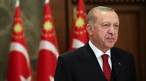 PAŞİNYAN, CUMHURBAŞKANI ERDOĞAN'IN HEDİYE ETTİĞİ KİTABI BİR AN OLSUN BIRAKMADI