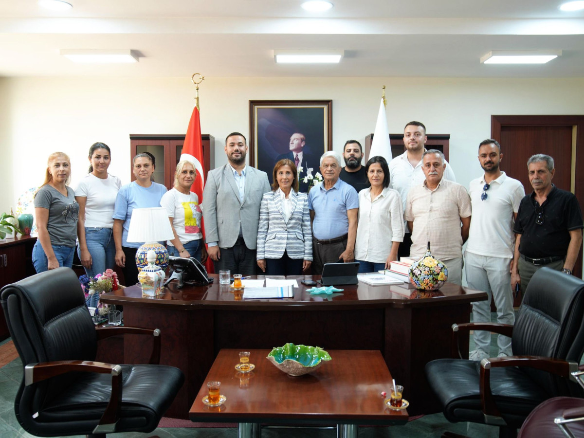 SEYHAN İLÇE BAŞKANLIĞINDAN OYA TEKİNE’E DESTEK