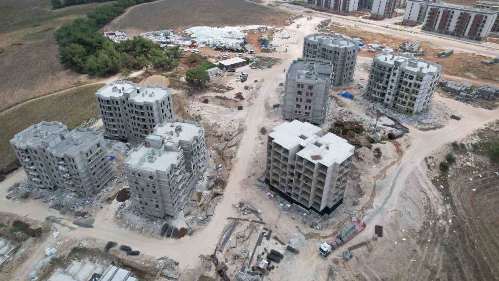 YIKILAN ORTA HASARLI BİNALARDAKİ HİÇBİR VATANDAŞ MAĞDUR OLMAYACAK