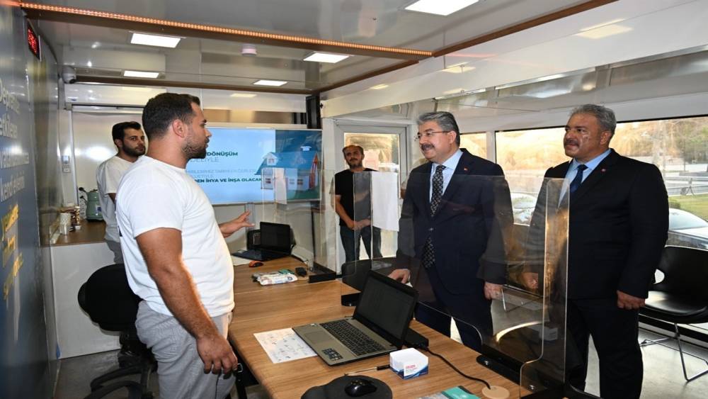 OSMANİYE’DE ‘YERİNDE DÖNÜŞÜM’ PROJESİ GEZİCİ TIRDA ANLATILACAK
