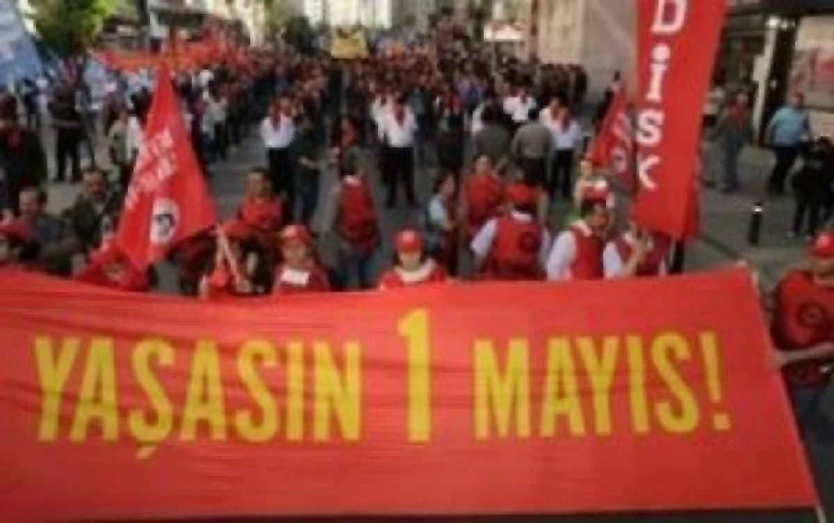 DİSK GENEL BAŞKANI ÇERKEZOĞLU: TAKSİM YASAĞINDAN VAZGEÇİN, BU BARİKATLARI KALDIRIN