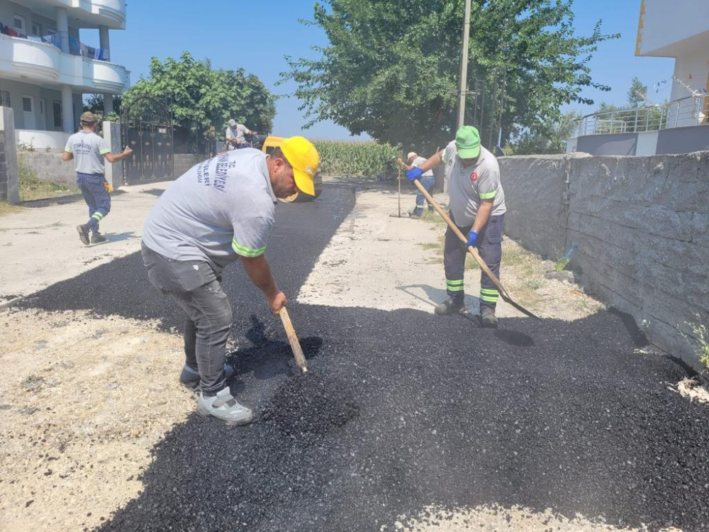 CEYHAN’DA ASFALT SEFERBERLİĞİ…