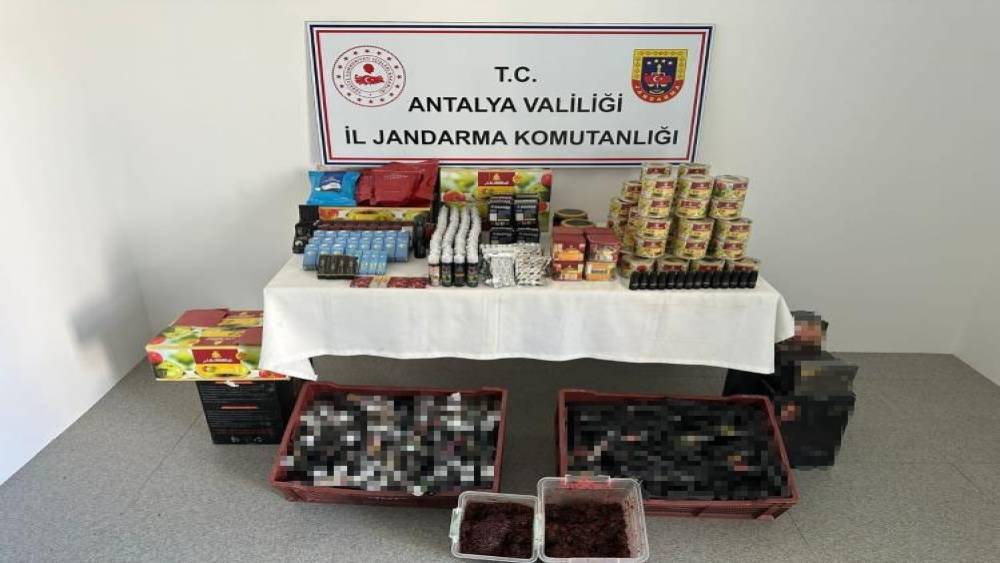 Antalya’da jandarmadan kaçak alkol ve sigara operasyonu: 1 gözaltı