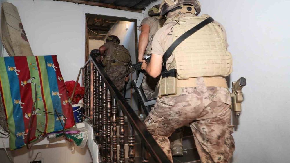 Mersin’de torbacılara şafak operasyonu: 37 gözaltı