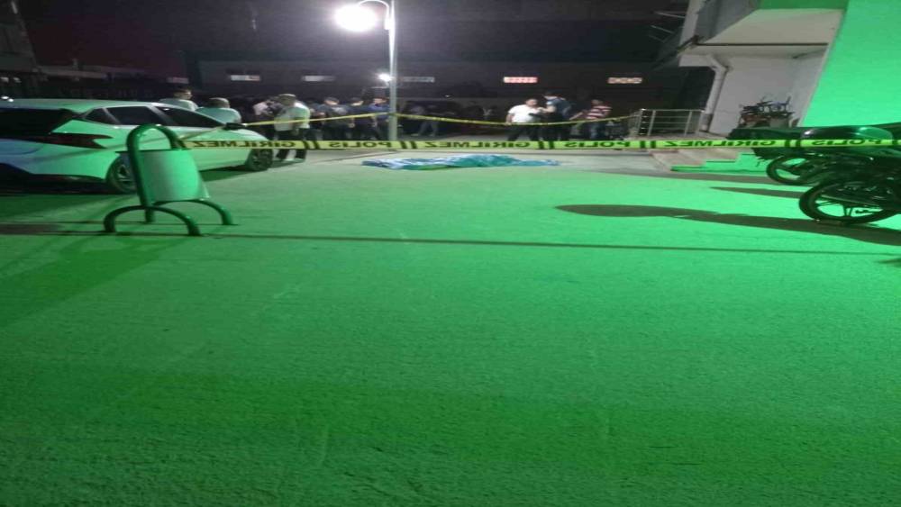 ADANA’DA 15 YAŞINDAKİ ÇOCUK 14. KATTAN DÜŞEREK HAYATINI KAYBETTİ