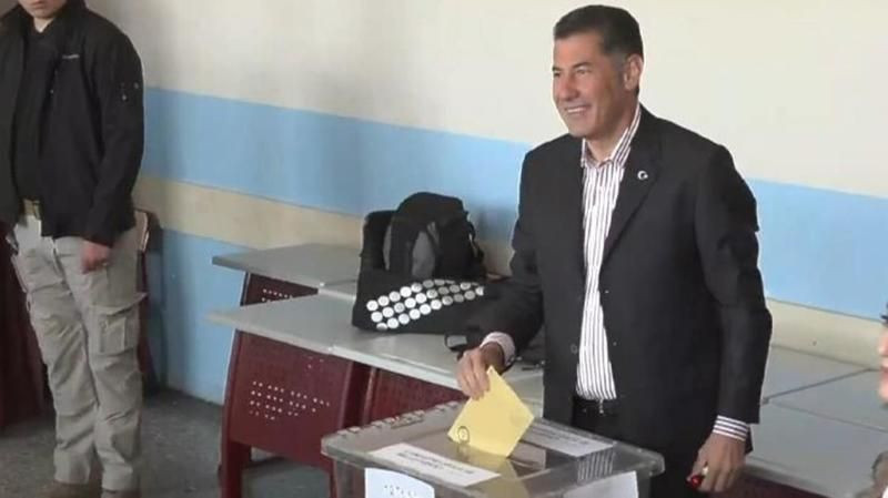 CUMHURBAŞKANI ADAYI SİNAN OĞAN OYUNU KULLANDI