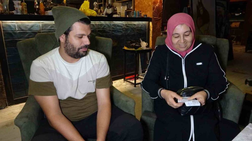 BULDUĞU 640 BİN TL’LİK ÇEKİ SAHİBİNE ULAŞTIRMAK İÇİN DEDEKTİF GİBİ İZ SÜRDÜ, "İNSANLIK ÖLMEMİŞ" DEDİRTTİ