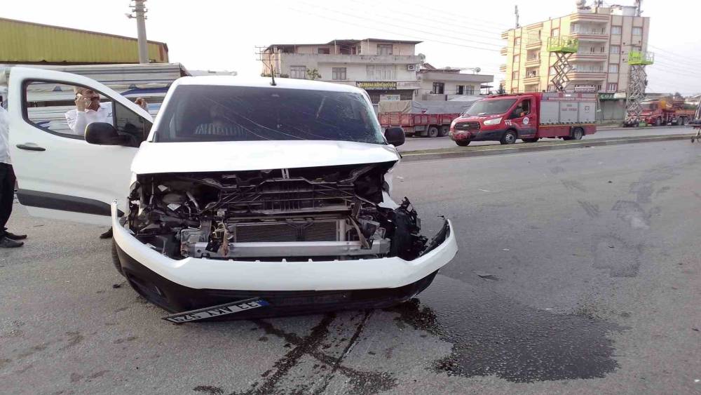 TARSUS’TA 3 AYRI KAZADA 12 KİŞİ YARALANDI