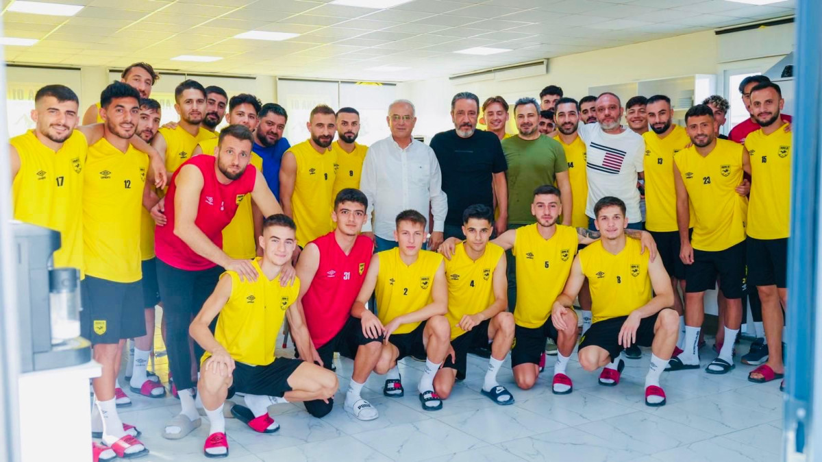 MHP Adana İl Başkanı Yusuf Kanlı, Adana 01 Futbol Kulübü’nü ziyaret ederek Kepez Spor maçında başarı dileklerinde bulundu.